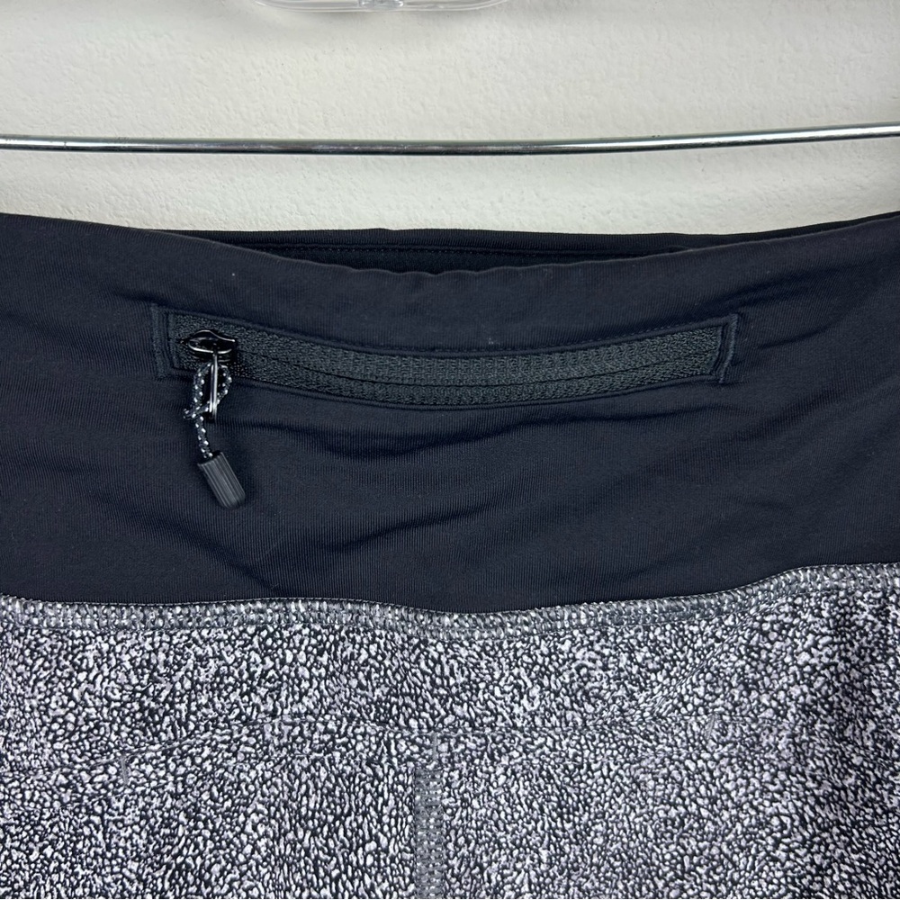 Lululemon Run Times Shorts 4-way stretch 4" size: 6 - Picture 8 of 13